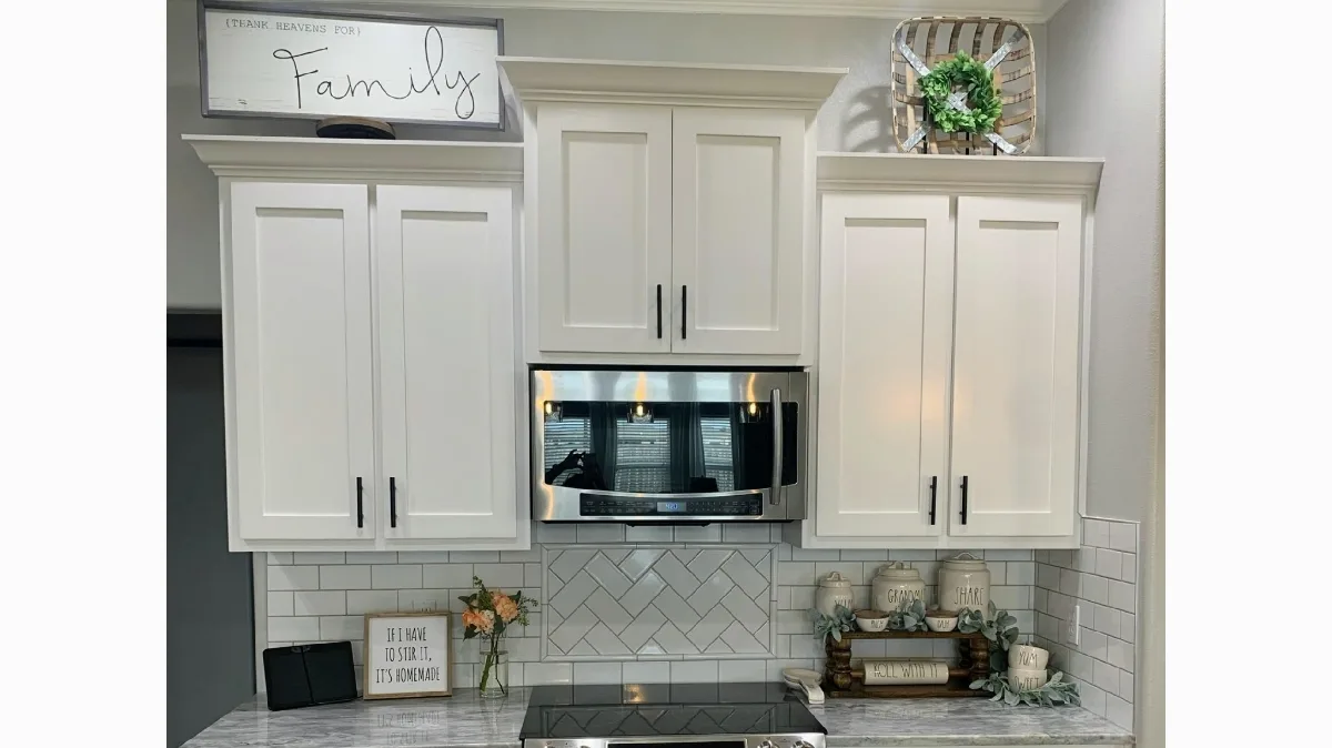 Alaniz Custom Cabinets