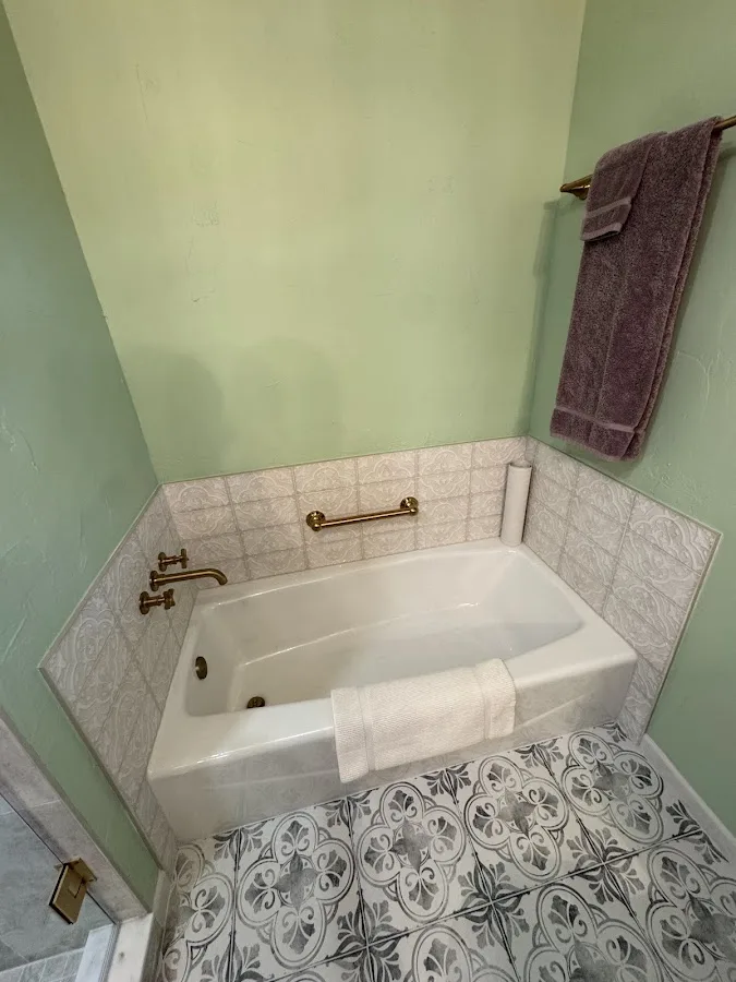 Lone Star Home Remodeling Pros | Bathroom & Kitchen Remodeling