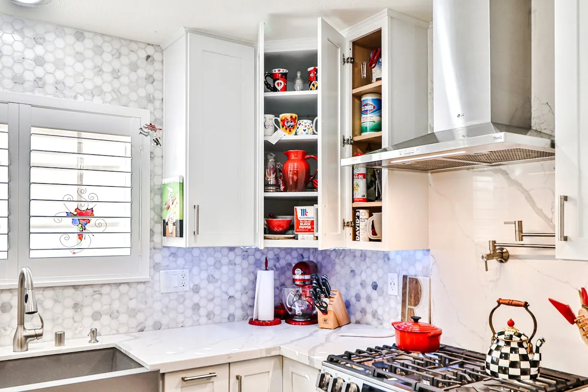West Coast Cabinets & Countertops